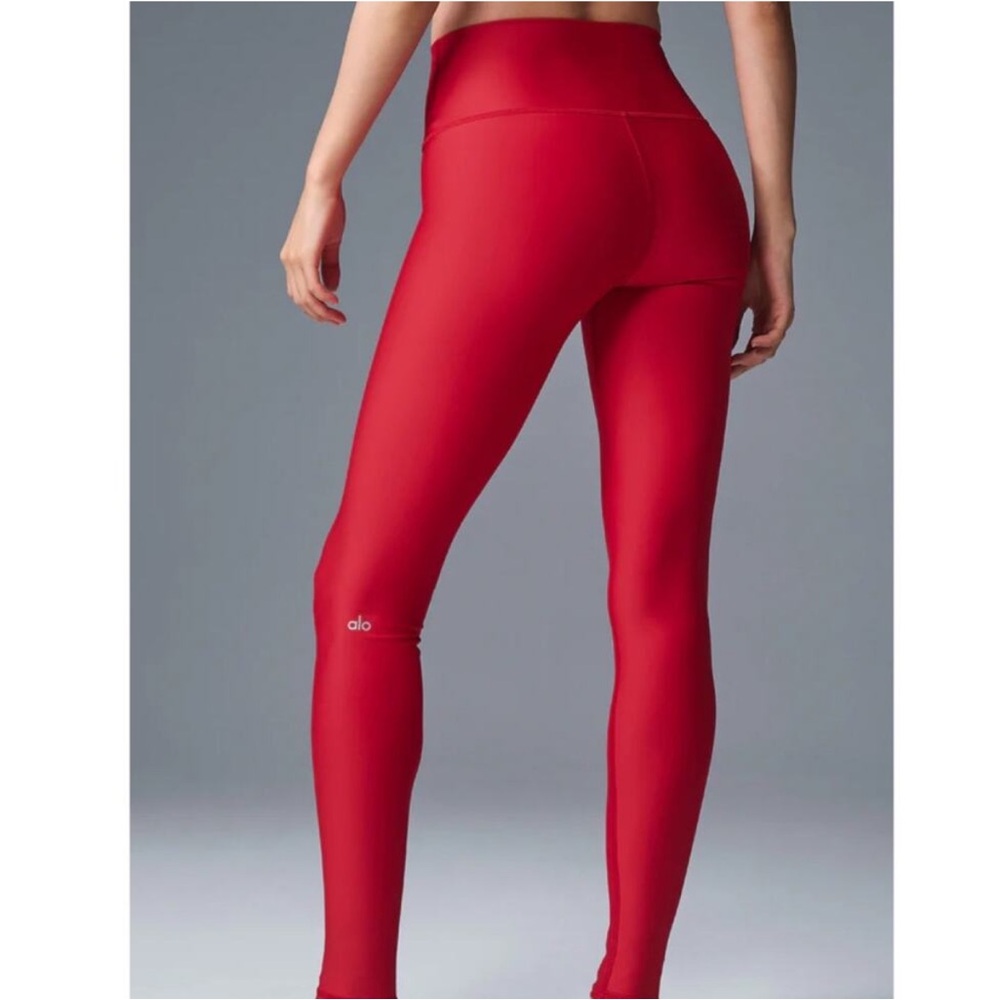 Like new Alo airlift Legging, bold red, small